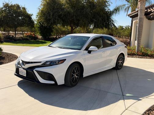 White 2022 Toyota Camry SE Nightshade