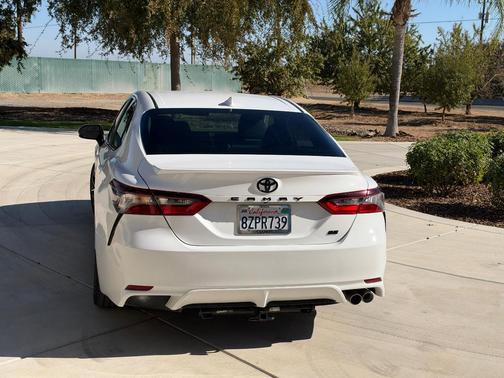 White 2022 Toyota Camry SE Nightshade
