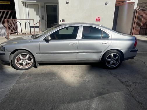 White 2002 Volvo S60 T5