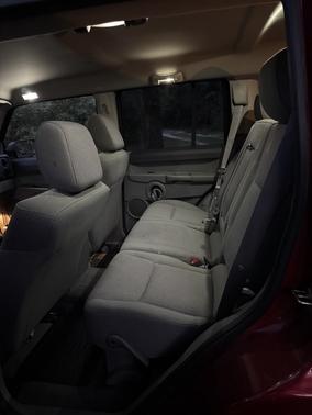 2006 Jeep Commander Base