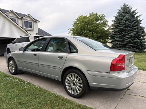 Silver 2004 Volvo S80 T6