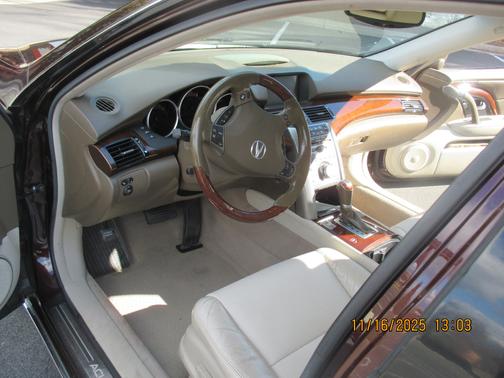 2011 Acura RL Technology
