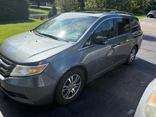 Gray 2013 Honda Odyssey EX-L