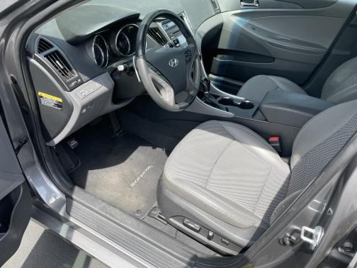 2012 Hyundai SONATA SE