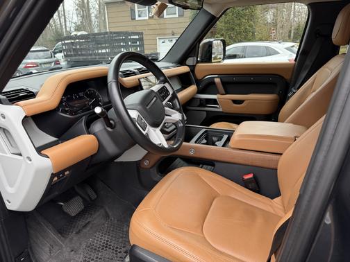 2023 Land Rover Defender First Edition