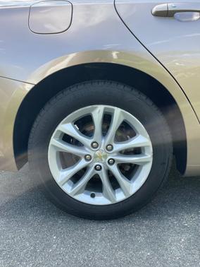 Beige 2018 Chevrolet Malibu LT