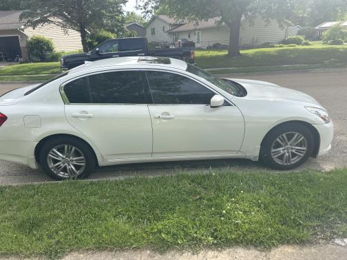 2011 INFINITI G25x Base