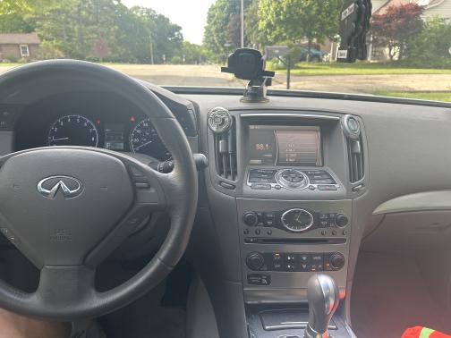 2011 INFINITI G25x Base