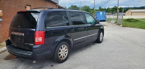2010 Chrysler Town & Country Touring