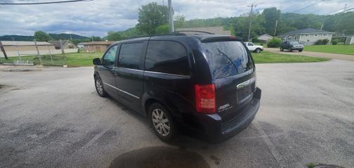 2010 Chrysler Town & Country Touring