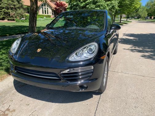 2014 Porsche Cayenne Platinum Edition