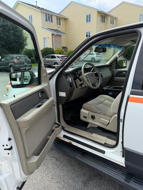 White 2013 Ford Expedition XL