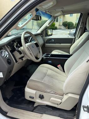 White 2013 Ford Expedition XL