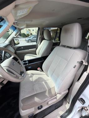 White 2013 Ford Expedition XL