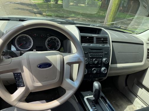 2009 Ford Escape XLS