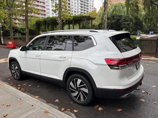 White 2025 Volkswagen Atlas 2.0T SEL 4MOTION