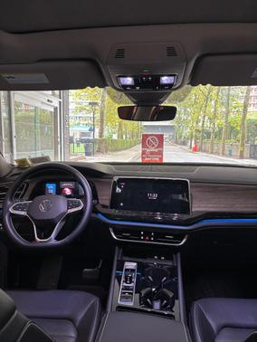 White 2025 Volkswagen Atlas 2.0T SEL 4MOTION