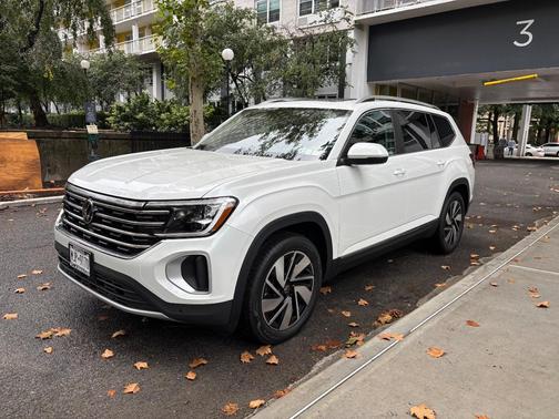 White 2025 Volkswagen Atlas 2.0T SEL 4MOTION