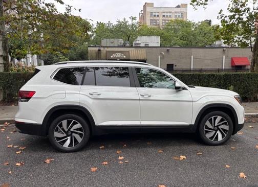 White 2025 Volkswagen Atlas 2.0T SEL 4MOTION