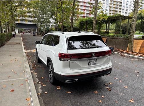 White 2025 Volkswagen Atlas 2.0T SEL 4MOTION