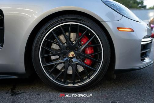 2020 Porsche Panamera GTS