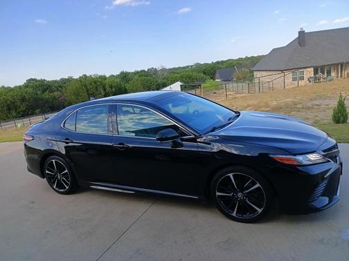 Black 2018 Toyota Camry XSE