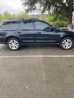 Black 2008 Subaru Outback 2.5 i