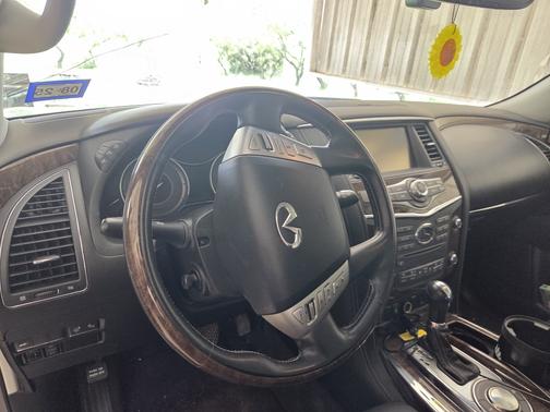 2017 INFINITI QX80 Base