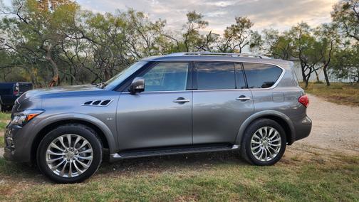 2017 INFINITI QX80 Base