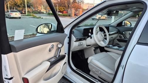 2023 Genesis GV60 Advanced