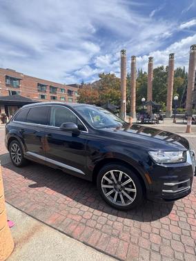 Blue 2017 Audi Q7 3.0T Premium Plus