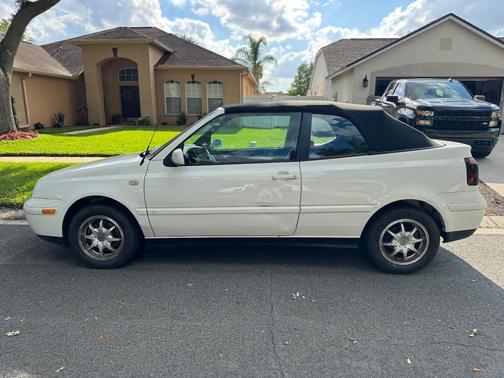 White 2000 Volkswagen Cabrio GLS