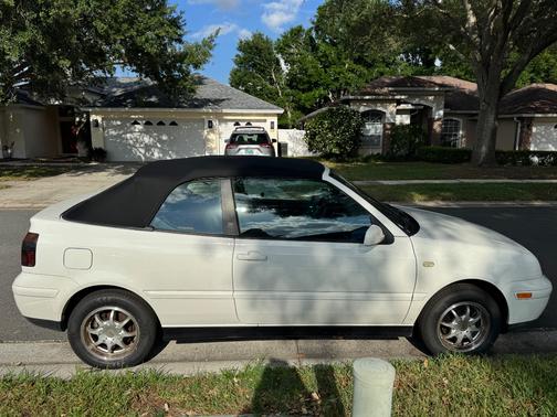 White 2000 Volkswagen Cabrio GLS