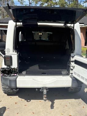 White 2016 Jeep Wrangler Unlimited Sahara