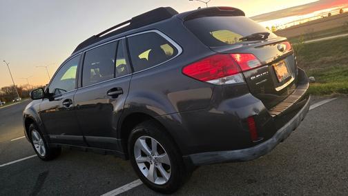 2013 Subaru Outback 2.5i Limited