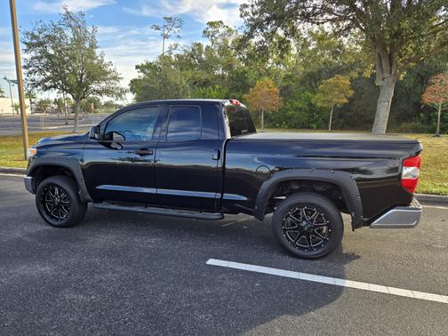2014 Toyota Tundra SR5