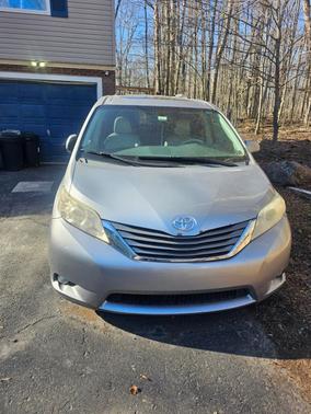 2012 Toyota Sienna XLE