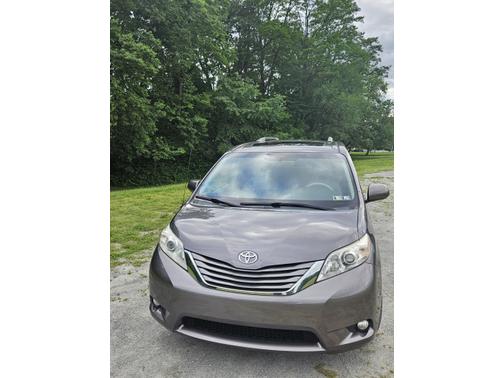 2013 Toyota Sienna XLE