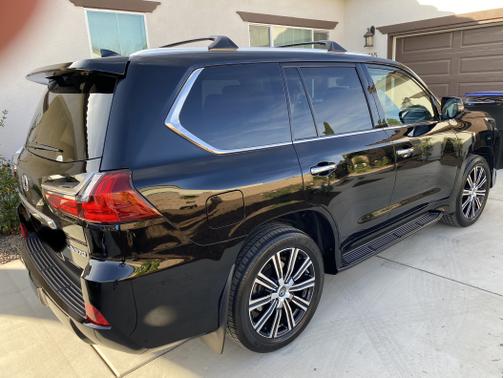 2021 Lexus LX 570 Three-Row
