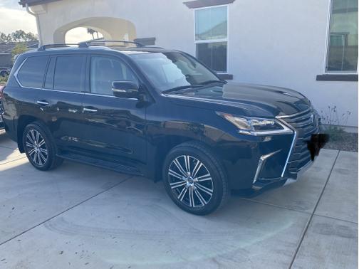2021 Lexus LX 570 Three-Row