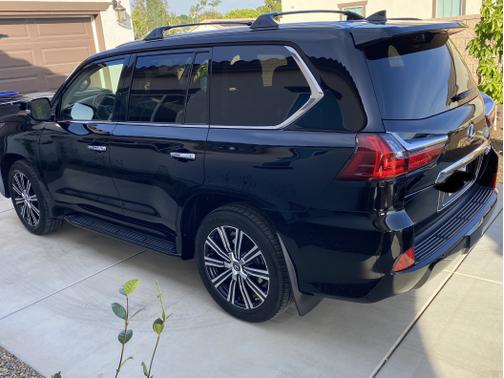 2021 Lexus LX 570 Three-Row