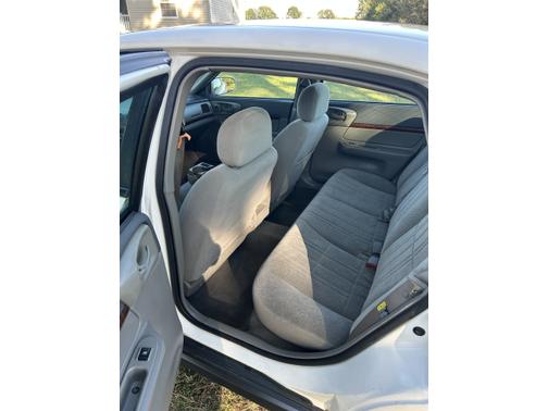 2004 Chevrolet Impala Base