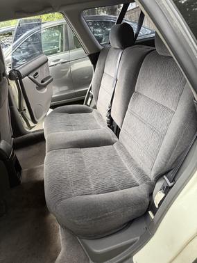 White 2000 Subaru Outback Base