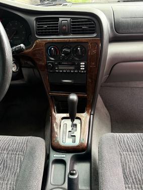 White 2000 Subaru Outback Base