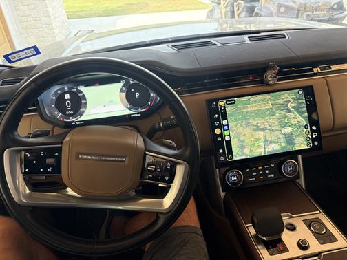 Green 2023 Land Rover Range Rover P400 SE SWB