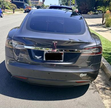 Gray 2015 Tesla Model S 70D