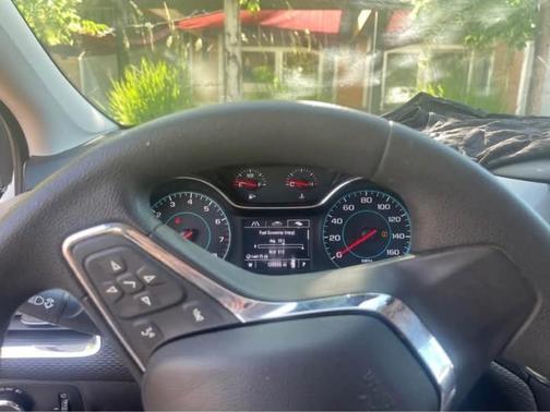 White 2017 Chevrolet Cruze LT