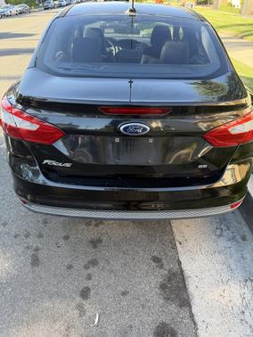 Black 2014 Ford Focus SE