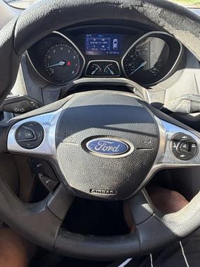 Black 2014 Ford Focus SE
