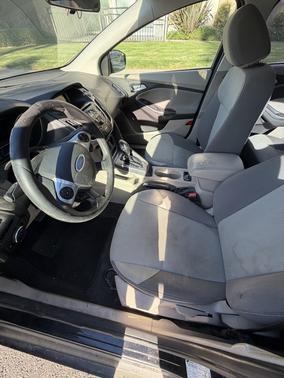 Black 2014 Ford Focus SE